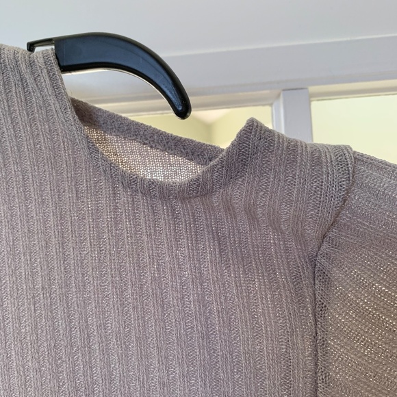 Top - Picture 2 of 4